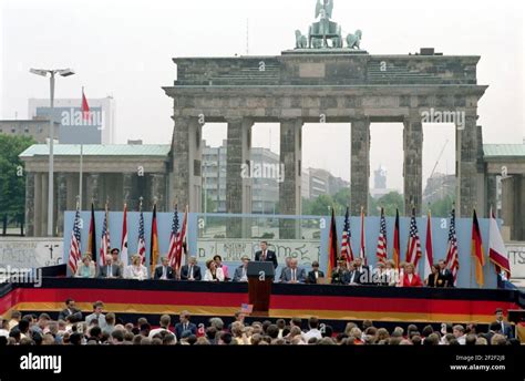 President Ronald Reagan delivering his Berlin Wall speech at ...