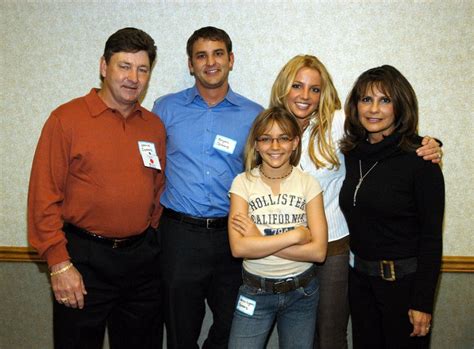 Jamie Lynn Spears 'Helping' Family Out Amid Dad's Health Issues