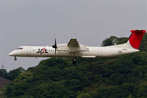 JAC DHC-8-Q400 on short final for R/W34. | Aircraft: De Havi… | Flickr