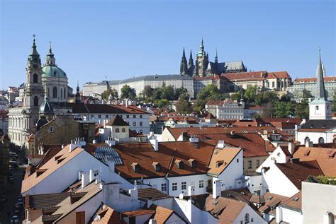 Prague Castle & Little Quarter Private Walking Tour (Left riverbank)