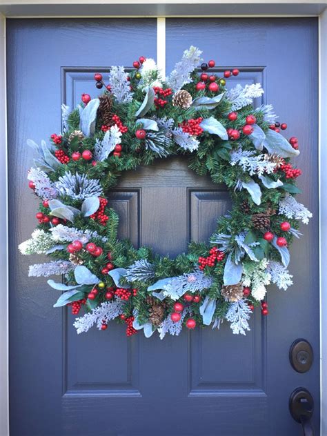 Red And White Christmas Wreath