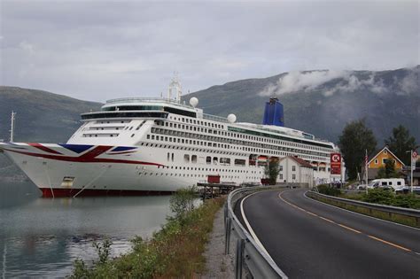 P&O Aurora Cruise Reviews (2020 UPDATED): Ratings of P&O Aurora