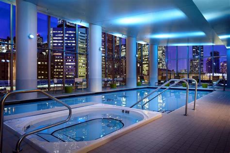 5 family-friendly hotels in Toronto with indoor swimming pools