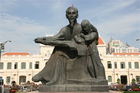 Ho Chi MInh statue | Ho Chi Minh statue in front of the Hote… | Flickr