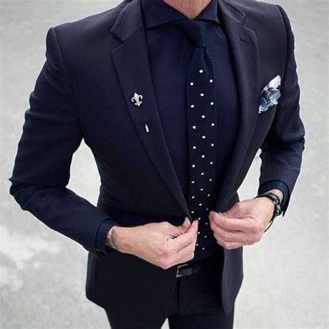 10 Suit Accessories For Men [Must Have in Wardrobe]