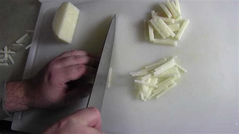 How to Cut Batonnet, Allumette or Julienne - YouTube