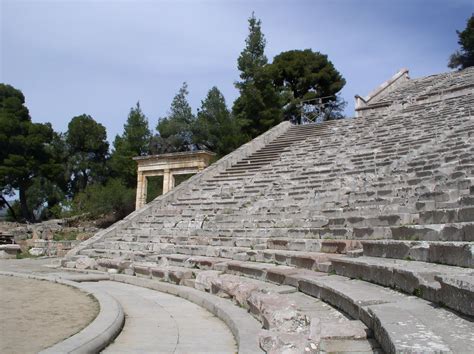 The Ancient Theatre of Epidaurus - J&G, ξενοδοχείο τολό