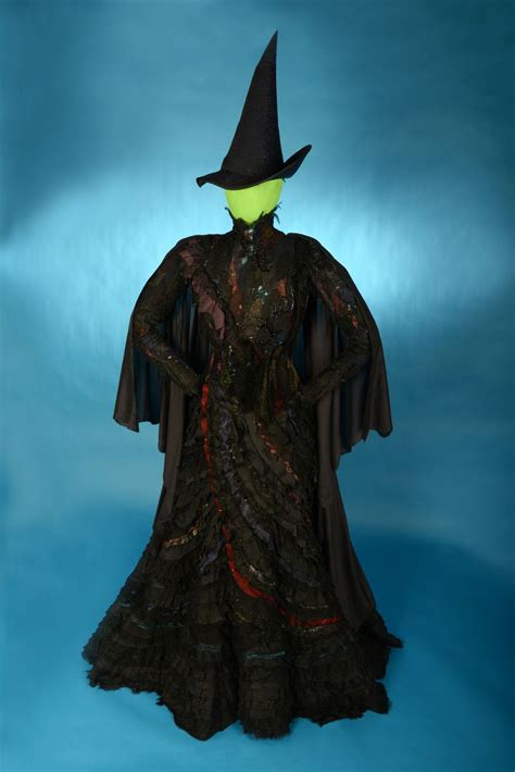 A magical museum experience: Elphaba's dress comes to the museum ...