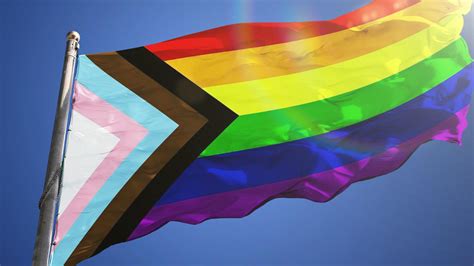 Todo sobre la nueva bandera LGBT+ y su significado - Homosensual