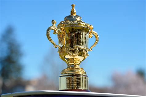 Rugby World Cup trophy visits Vancouver (PHOTOS) - Vancouver Is Awesome