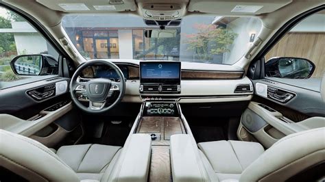 Lincoln Navigator 2022 Interior