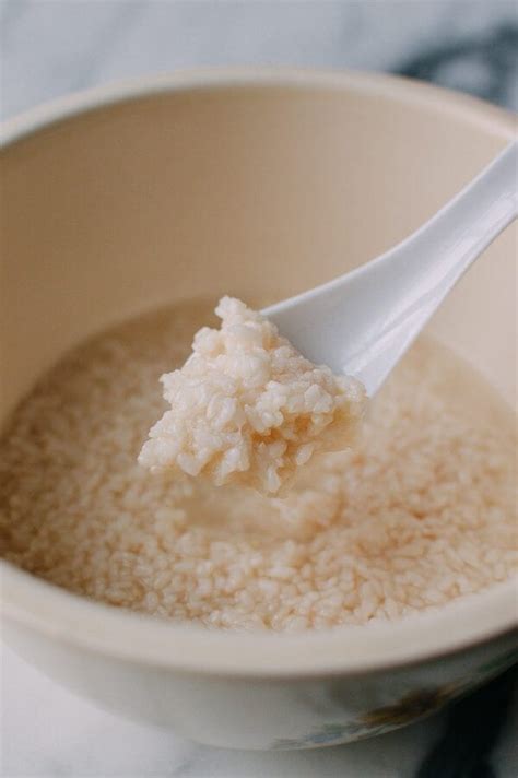 Sweet Fermented Rice (酒酿, Jiu Niang) - The Woks of Life