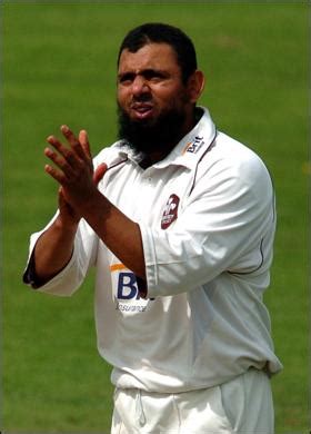 Pakistani Cricket Players: Saqlain Mushtaq