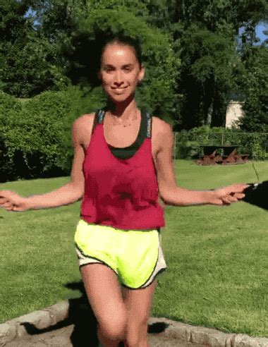 Busty Girls Jump Ropes (21 gifs)