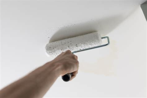 How to Remove Water Stains on a Ceiling