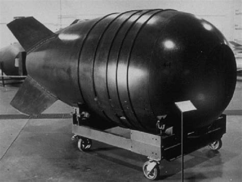 File:Mk 6 nuclear bomb.jpg - Wikipedia