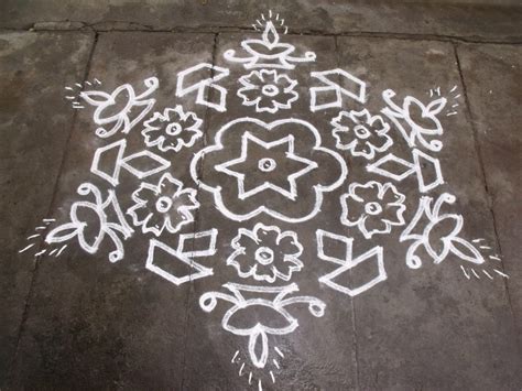 Rangoli designs/Kolam: S.No. 23 :-15-8 Pulli kolam