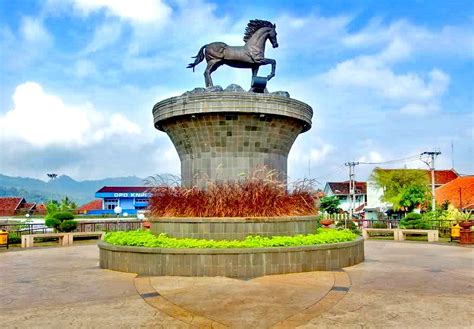 Tempat Wisata Menarik Di Untuk Di Kunjungi Di Kuningan Jawa Barat || Liburan Menarik - Cinisty Site