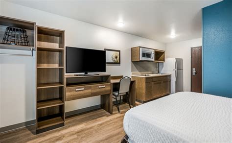 Extended Stay Hotel in Elgin, IL | WoodSpring Suites Elgin - Chicago