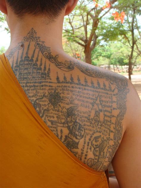 thai monk tattoo. | Buddhistische tätowierung, Thai tattoo, Buddhismus