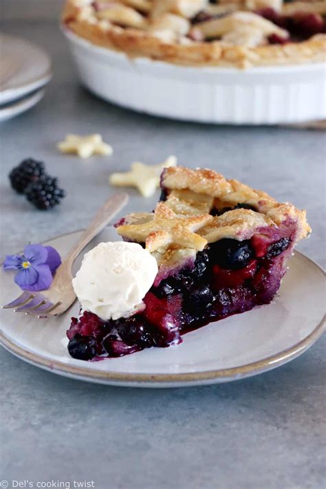 Blackberry Apple Pie - Del's cooking twist