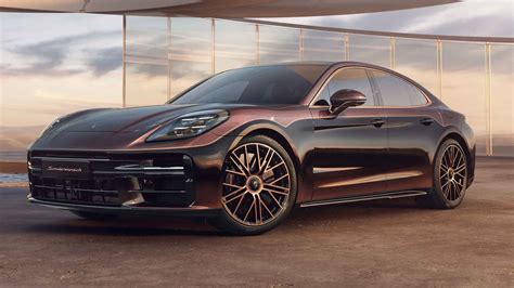 Unique 2024 Porsche Panamera Turbo Has Two-Tone Paint…