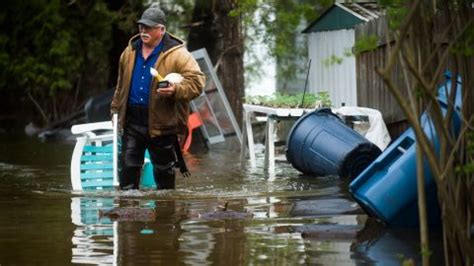 Midland, Michigan flooding: Thousands evacuate after two dams are ...