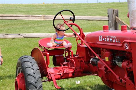 tractor baby #LoveBOTF 2016 – Kewaunee County Dairy Promotion