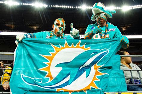 Miami Dolphins Reveal Controversial Plan to Allow 13,000 Fans at Games - InsideHook