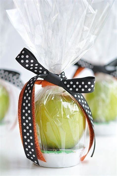 15 Cute Thanksgiving Gift Ideas | 1000 in 2020 | Thanksgiving gifts, Thanksgiving gift tags ...