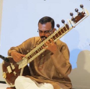 How to play sitar? Get sitar lessons for beginners on ipassio.com from ...