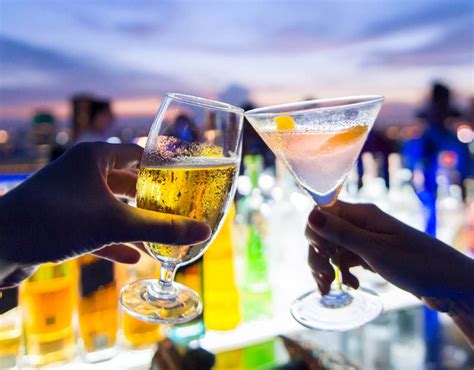 Alcohol can seriously impact your EYES: Heavy drinking can cause blindness | Express.co.uk