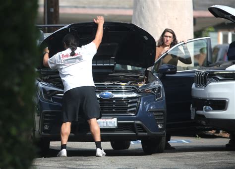 Billionaire Powerball winner Edwin Castro returns to his mechanic roots ...