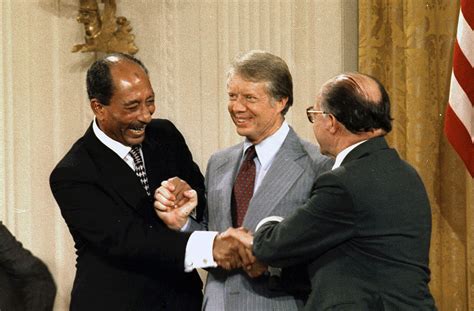 File:Anwar Sadat Jimmy Carter Menachem Begin sign Camp David Accords-1978.jpg - Wikimedia Commons