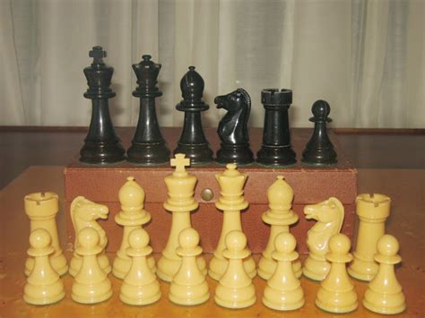 The Best Plastic Chess Set Ever: The Windsor Castle Set - Chess Forums ...