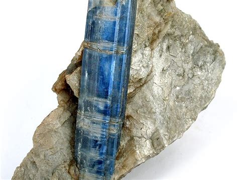 Kyanite: Mineral information, data and localities.