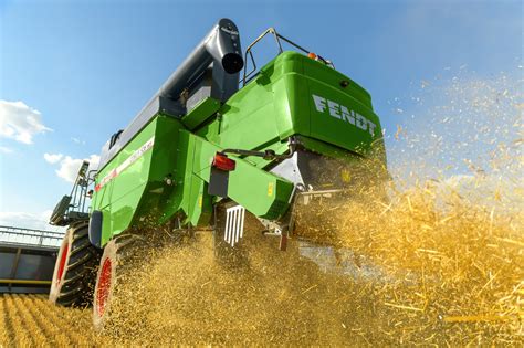 New Fendt combine harvester and electronic-tagging baler