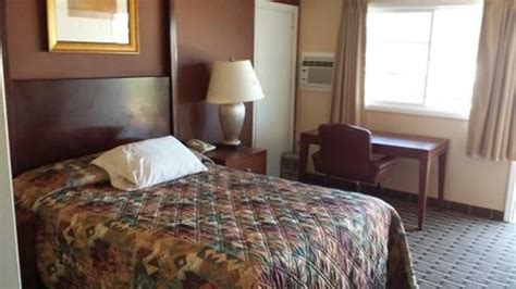 Executive Inn & Suites - UPDATED 2017 Prices & Hotel Reviews (Lakeview ...