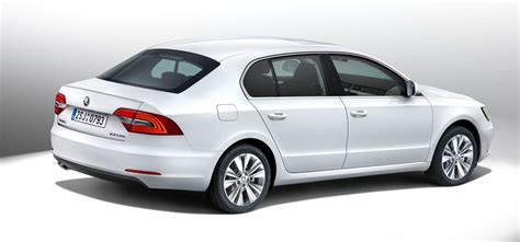 Skoda Superb facelift revealed, debuts in Shanghai