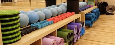 5 Tips for Picking a Yoga Studio