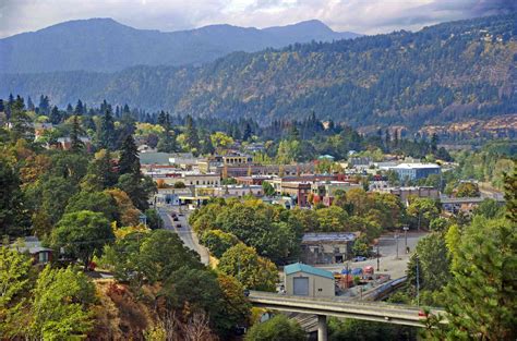 Best Small Towns in Oregon