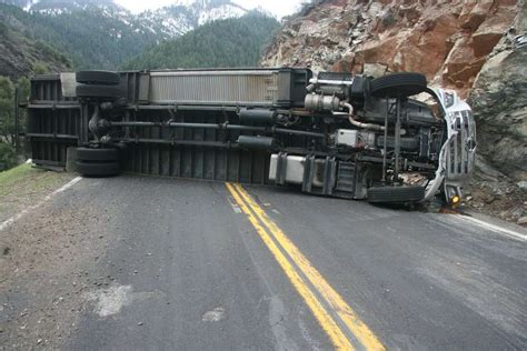 Highway 70 reopens after big rig rollover - Plumas News