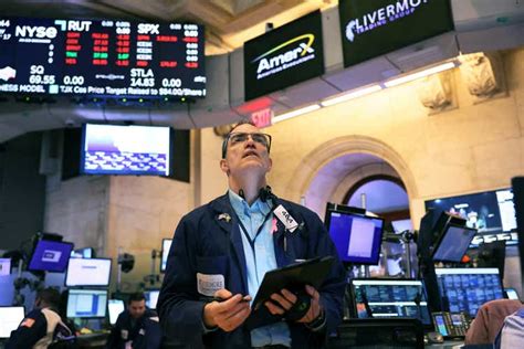 S&P, Dow, Nasdaq close slightly lower; 10-year yield climbs (DJI ...