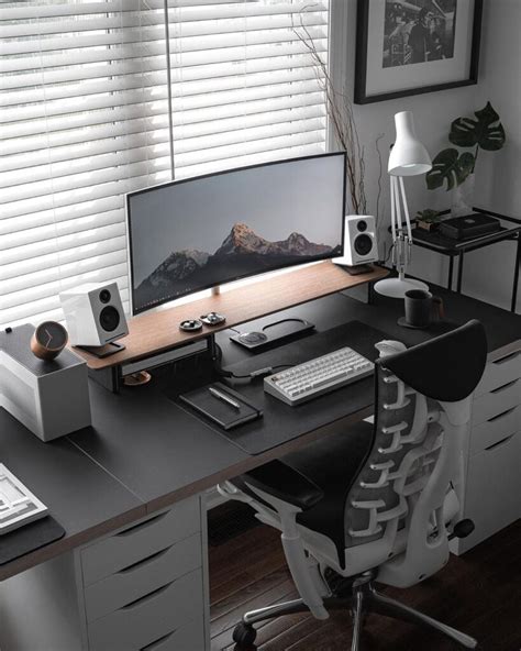 Mekunotech - Minimal Desk Setups