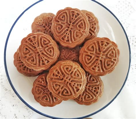 Salted Caramel Chocolate Mooncakes – Recipe