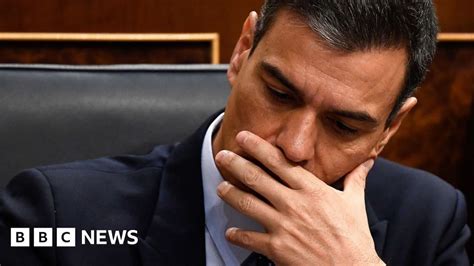 Spain's Pedro Sánchez faces decisive vote on future in power - BBC News