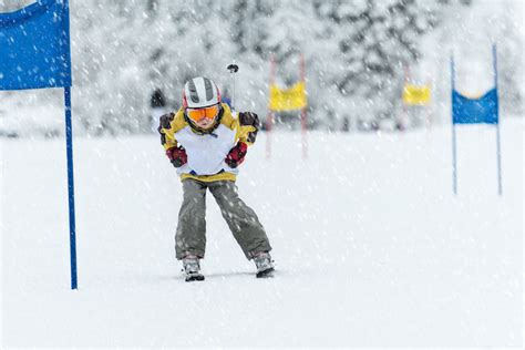 Ski and snowboard injuries: How to reduce your risk - Boston Children's ...