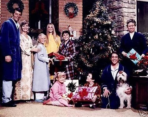 Pin by Sandy Allen on The Brady Bunch | Christmas tv shows, Old tv shows, The brady bunch