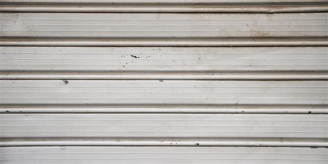 Don't Know How To Paint a Metal Garage Door? Use Our Guidance