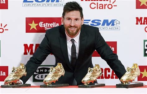 Barcelona star Messi awarded 4th Golden Shoe as Europe's top scorer | Daily Sabah